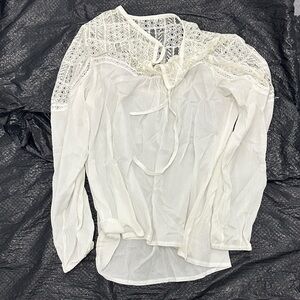 Elegant White Lace Women's Top